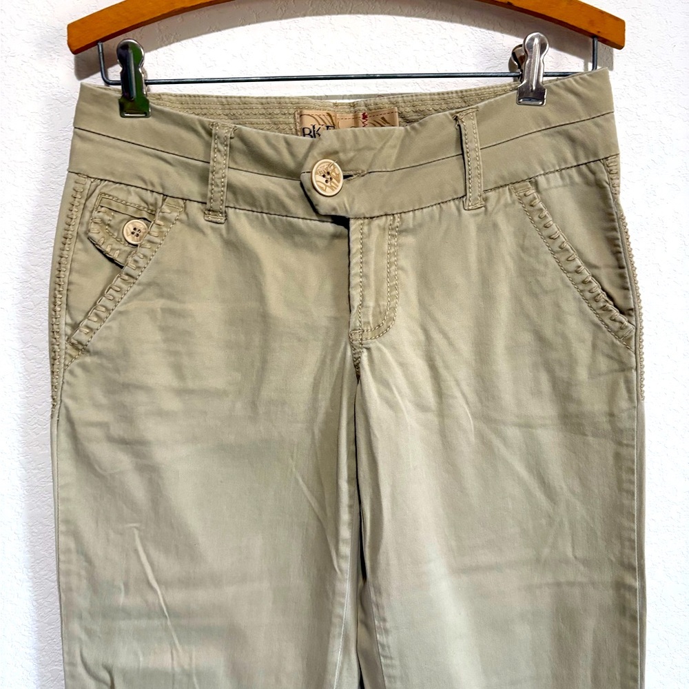 Women’s BUCKLE Khakis 28